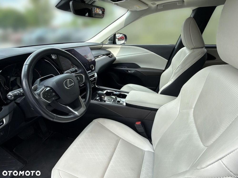 Lexus RX - 9