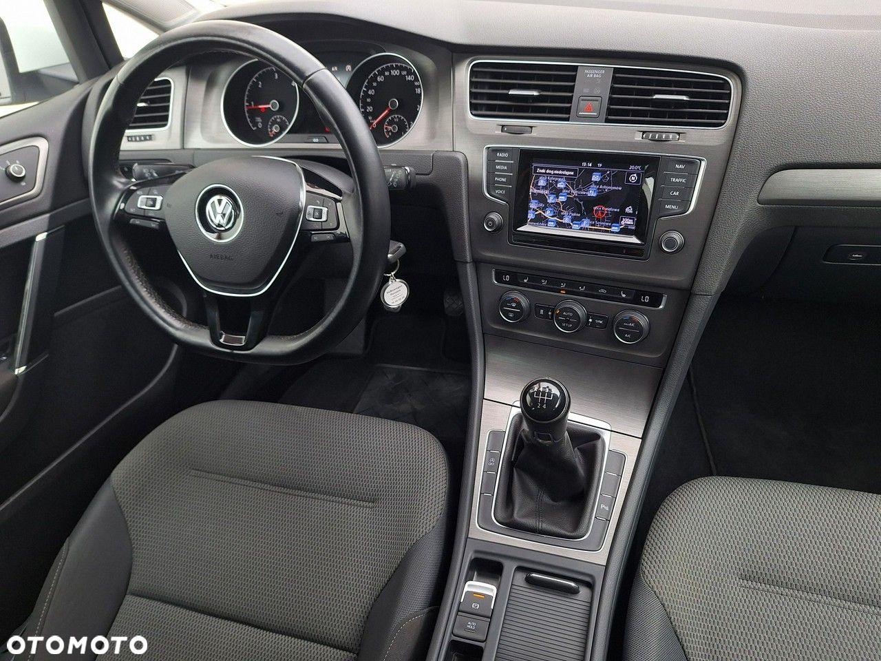 Volkswagen Golf - 12