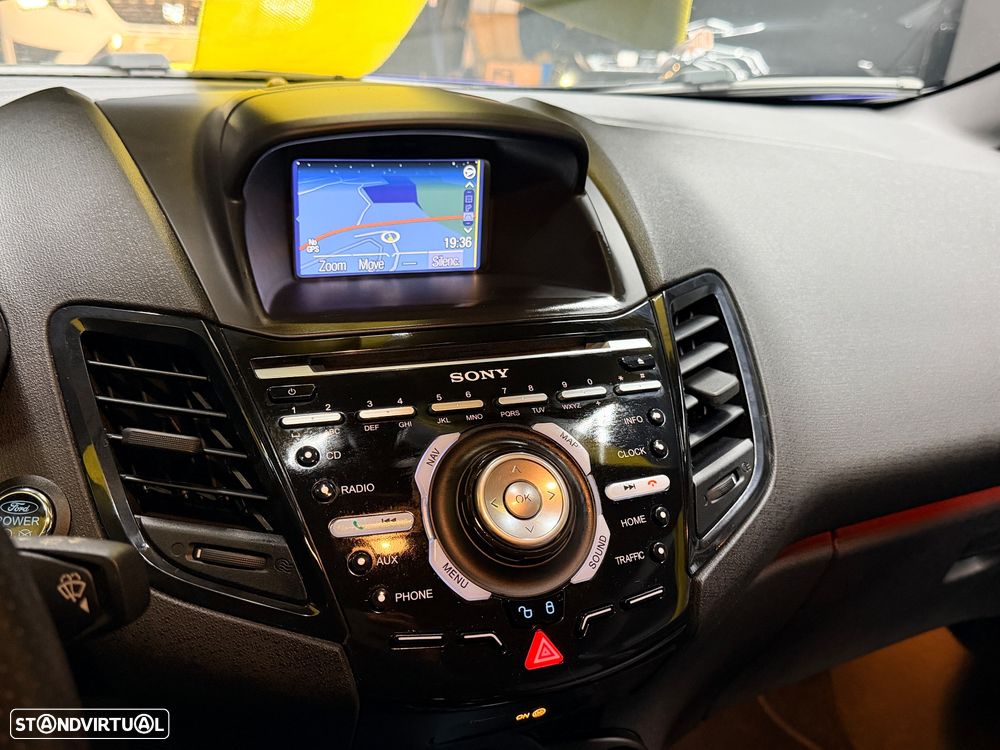 Ford Fiesta 1.6 EcoBoost c/ Pack Pele Desportiva ST - 22