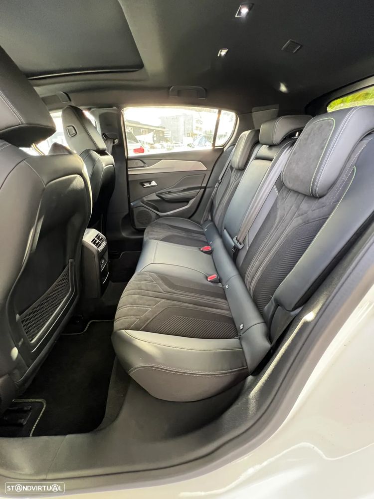 Peugeot 308 Plug-In Hybrid 225 e-EAT8 GT - 13