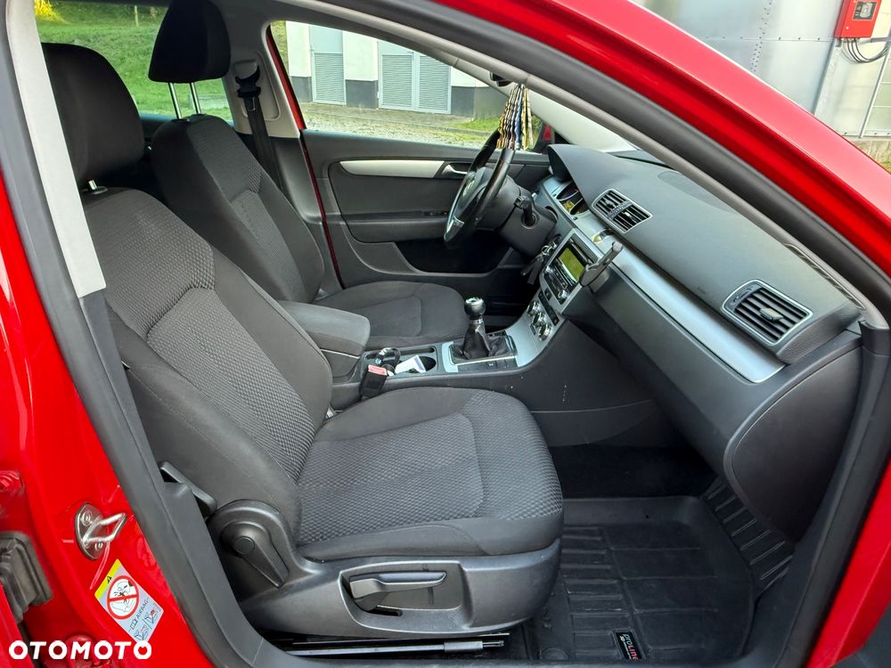 Volkswagen Passat 1.6 TDI Trendline - 15
