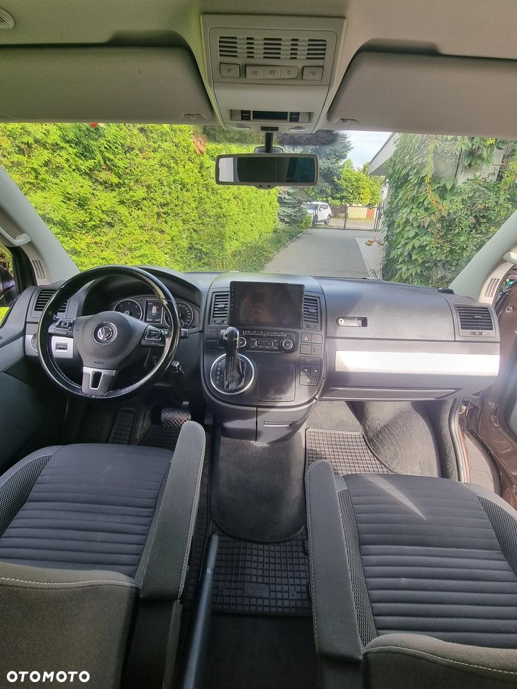 Volkswagen Multivan - 10