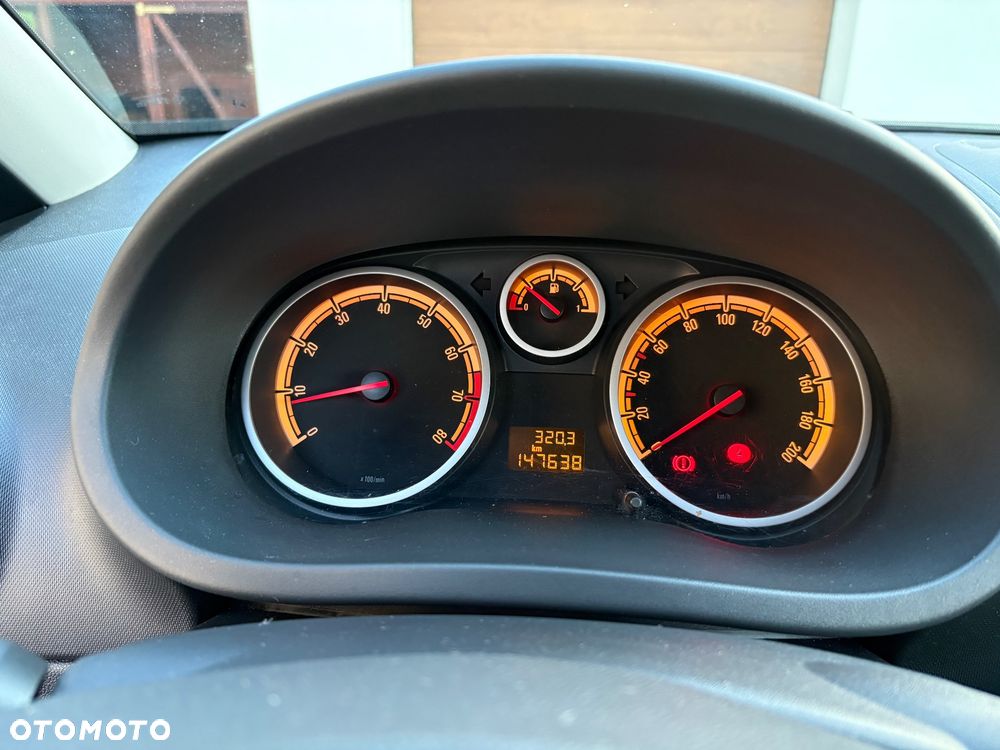 Opel Corsa 1.2 16V Edition / Active - 24