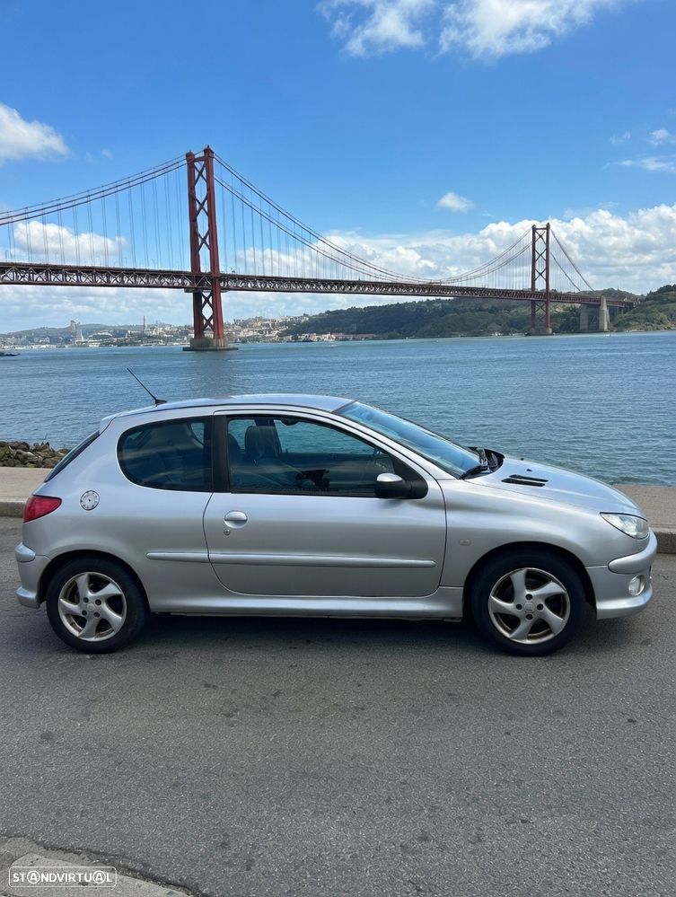 Peugeot 206 - 1