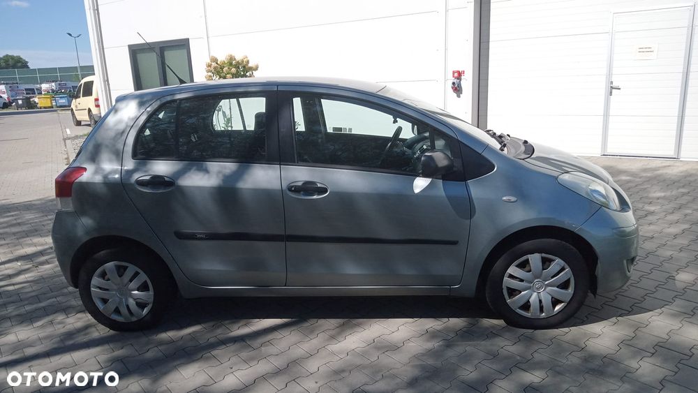 Toyota Yaris 1.0 Terra A/C - 4