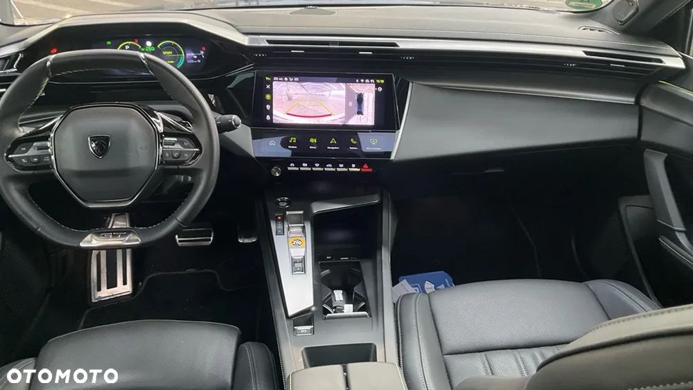 Peugeot 408 - 4