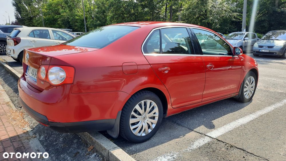Volkswagen Jetta - 3