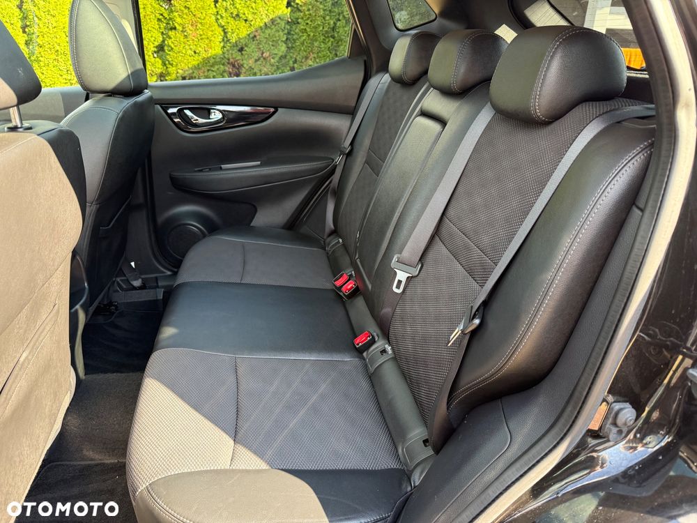 Nissan Qashqai 1.6 dCi DPF tekna - 16