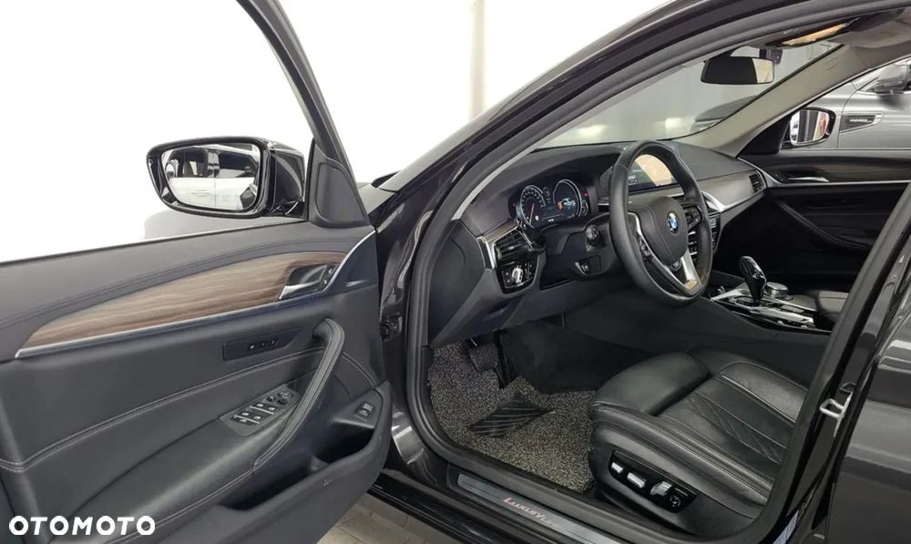 BMW Seria 5 530i M Sport Edition - 6