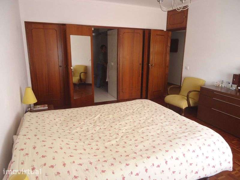 Apartamento abrange todo o primeiro piso - Grande imagem: 3/12