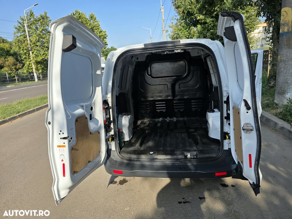 Ford Transit Courier - 5