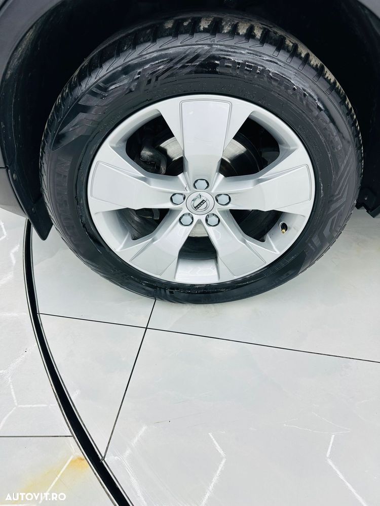 Volvo XC 40 T3 Geartronic Momentum Pro - 9