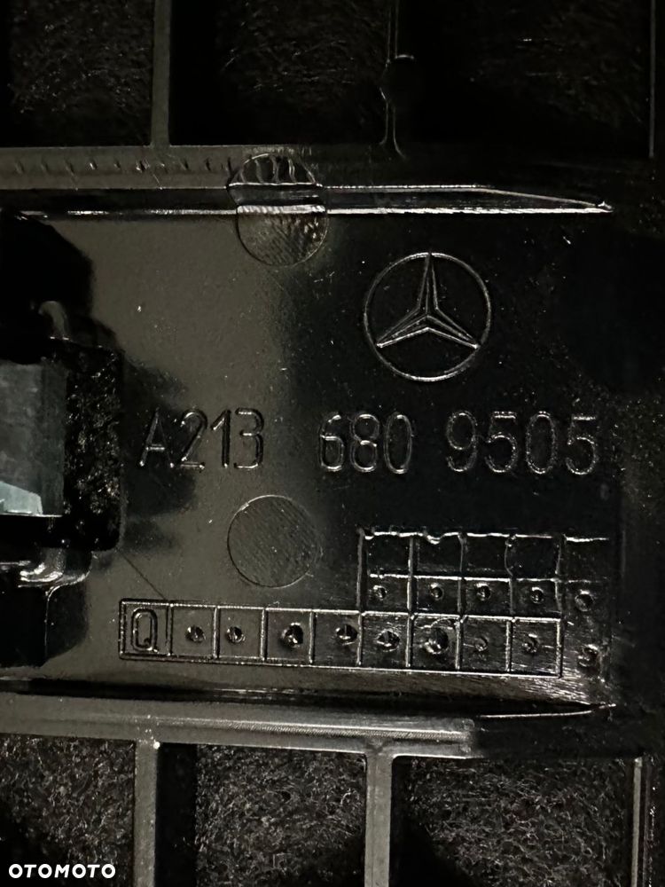 mercedes e 213 w213 osłona kratka konsoli deski a2136809505 - 5