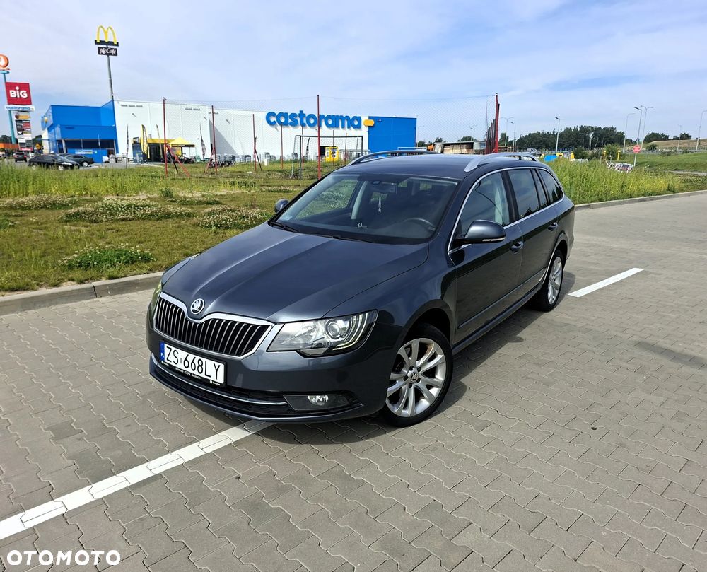 Skoda Superb 2.0 TDI 4x4 Elegance Outdoor DSG - 2