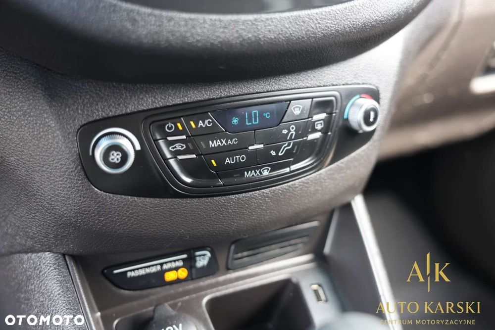 Ford Tourneo Courier - 23