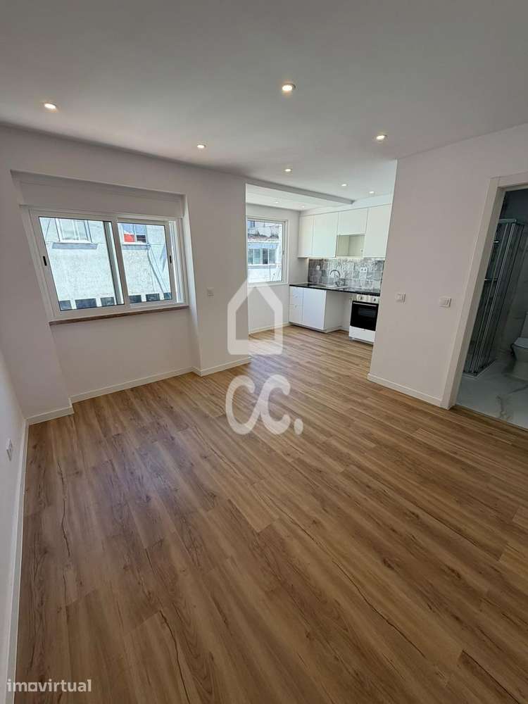 T2 Totalmente Remodelado em Queluz | Pronto a Habitar - Grande imagem: 2/16
