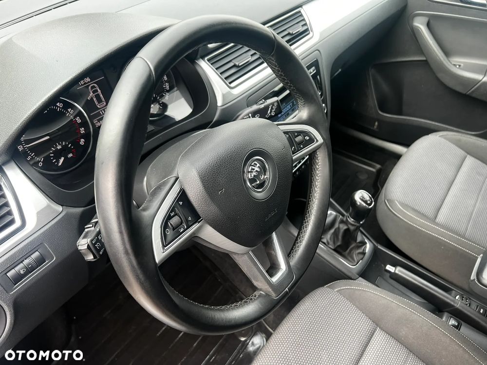 Skoda RAPID Spaceback 1.6 TDI Elegance - 13