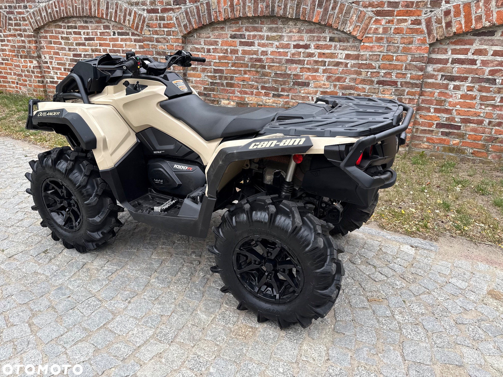 Can-Am Outlander Max - 10