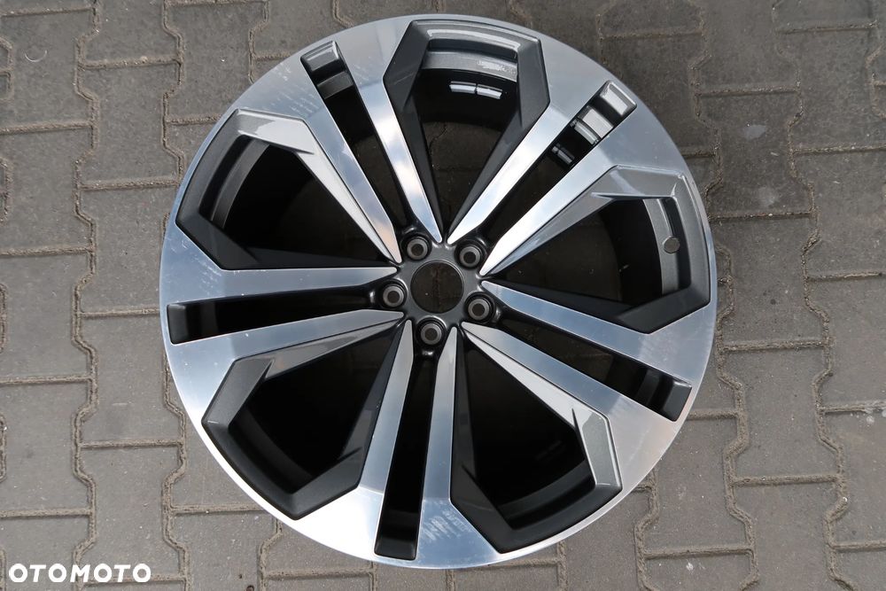 AD15 Felga Audi Q8 Uszkodzona 4M8601025K 10x22et21 - 5