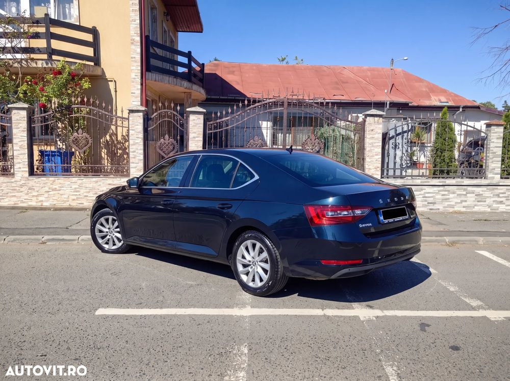 Skoda Superb 2.0 TDI DSG Ambition - 7