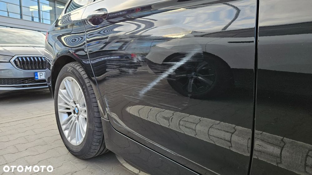 BMW Seria 5 525d Luxury Line - 38