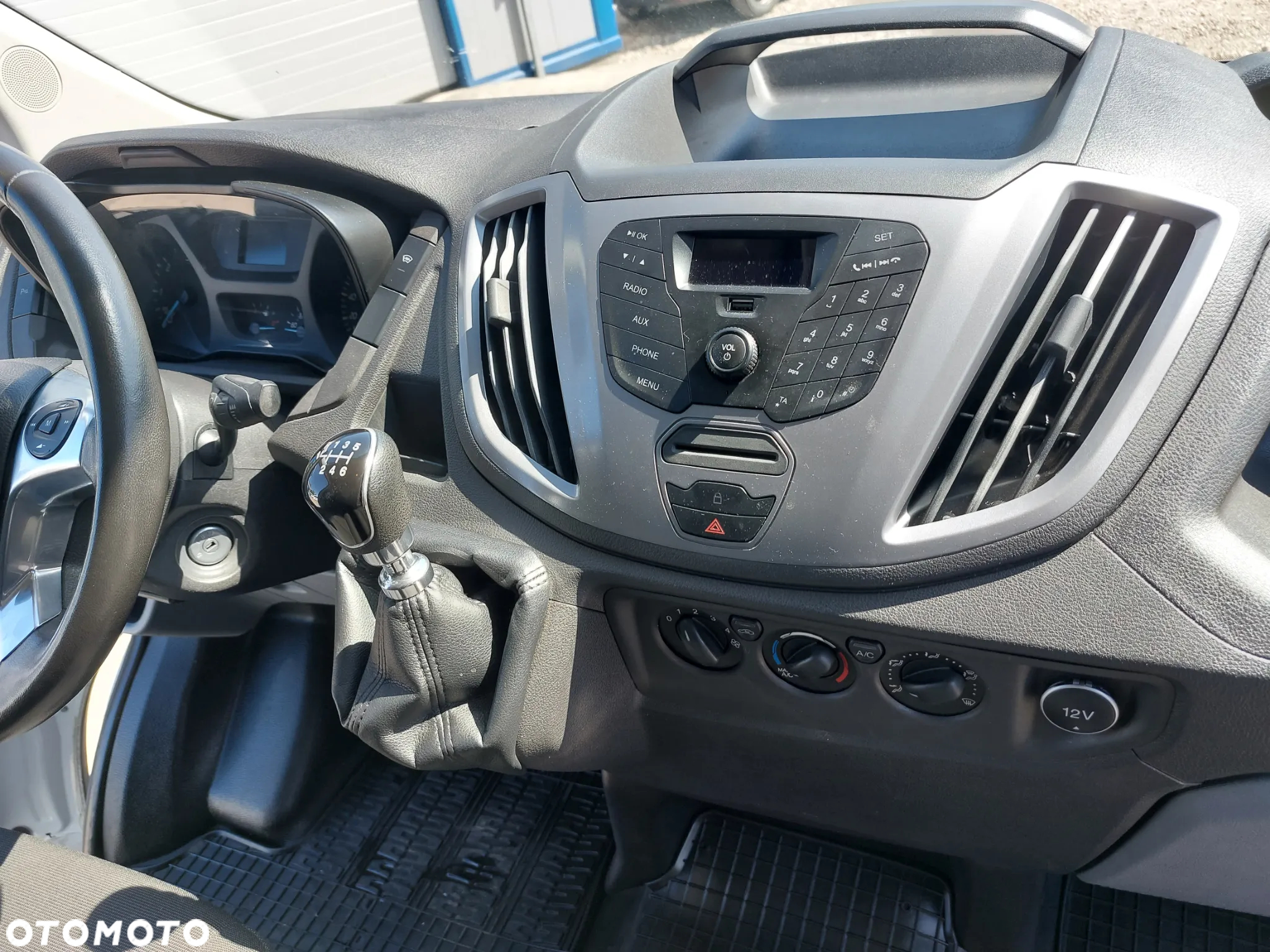 Ford Transit - 24