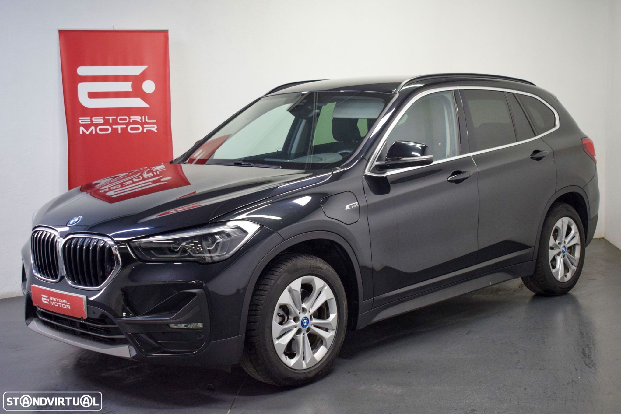 BMW X1 25 e xDrive Corporate Edition - 1