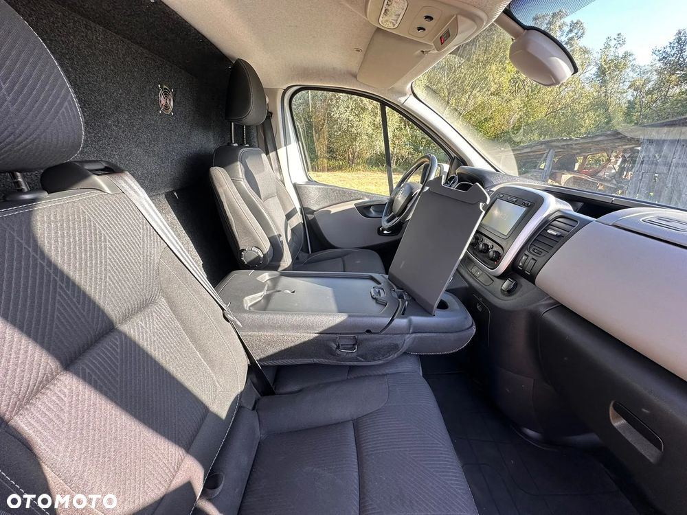 Nissan Nv300 LONG L2H1 jak Trafic, Vivaro 1.6 diesel dCi 125manual 2018 rok WEBASTO, KAMERA COFANIA, CZUJNIKI PARKOWANIA, NIEWIELKI PRZEBIEG! - 30