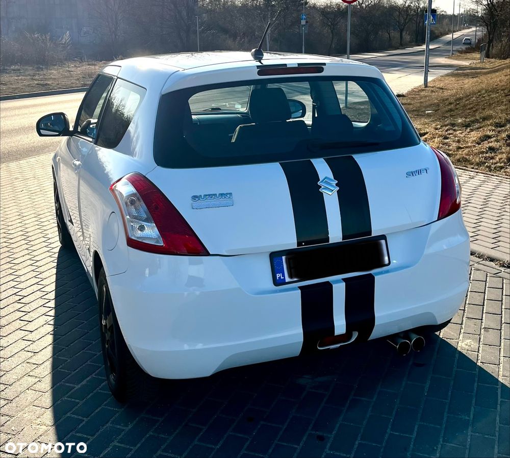 Suzuki Swift 1.2 Club - 4