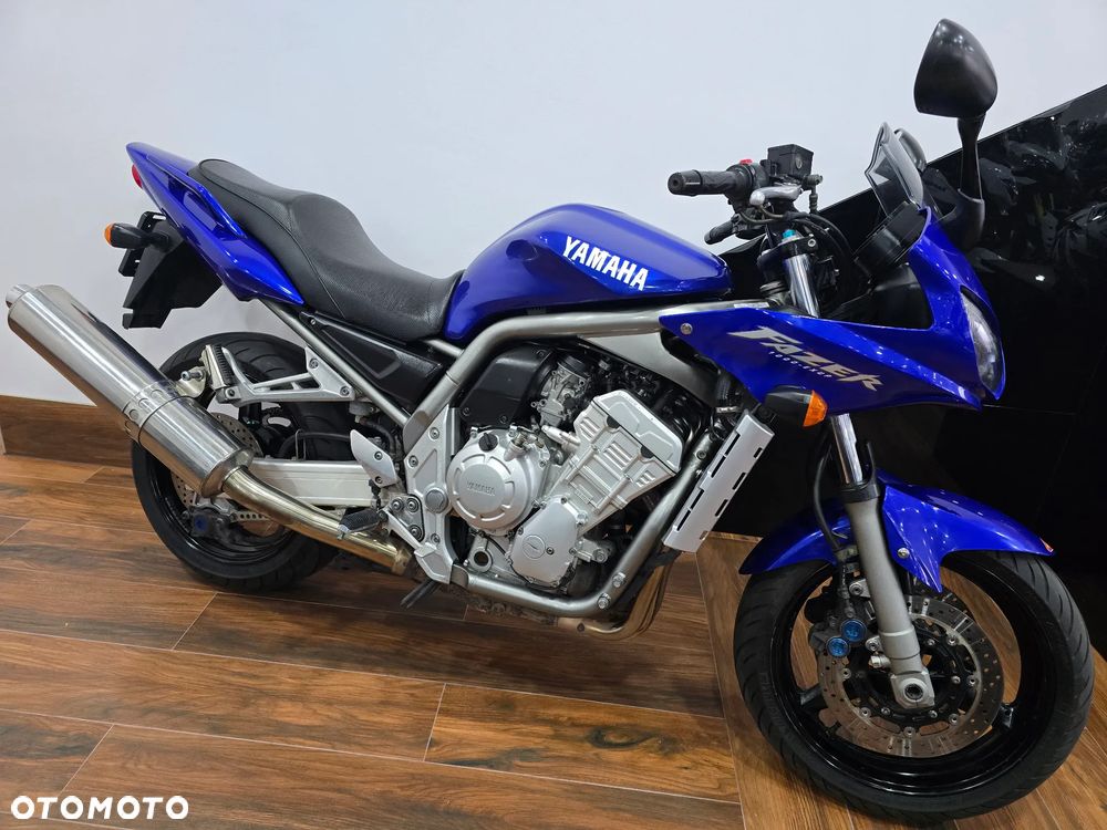 Yamaha FZS - 1