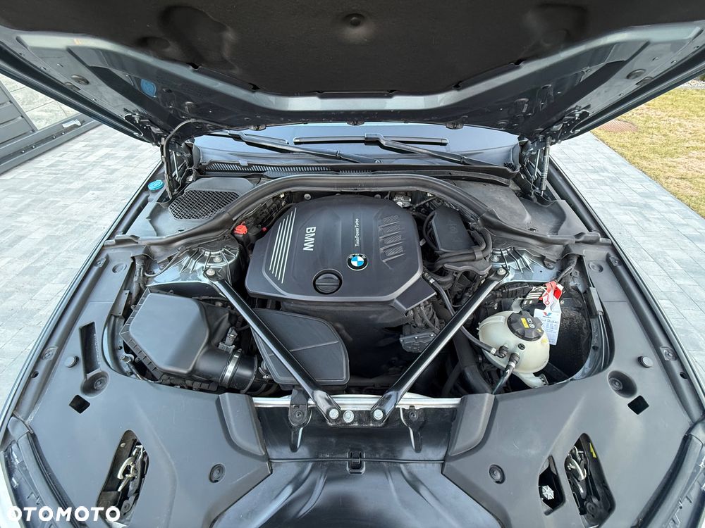 BMW Seria 5 520d M Sport - 10