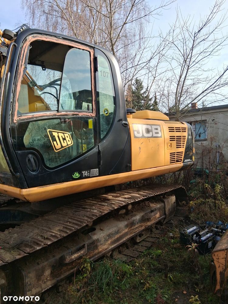 JCB 220 - 6