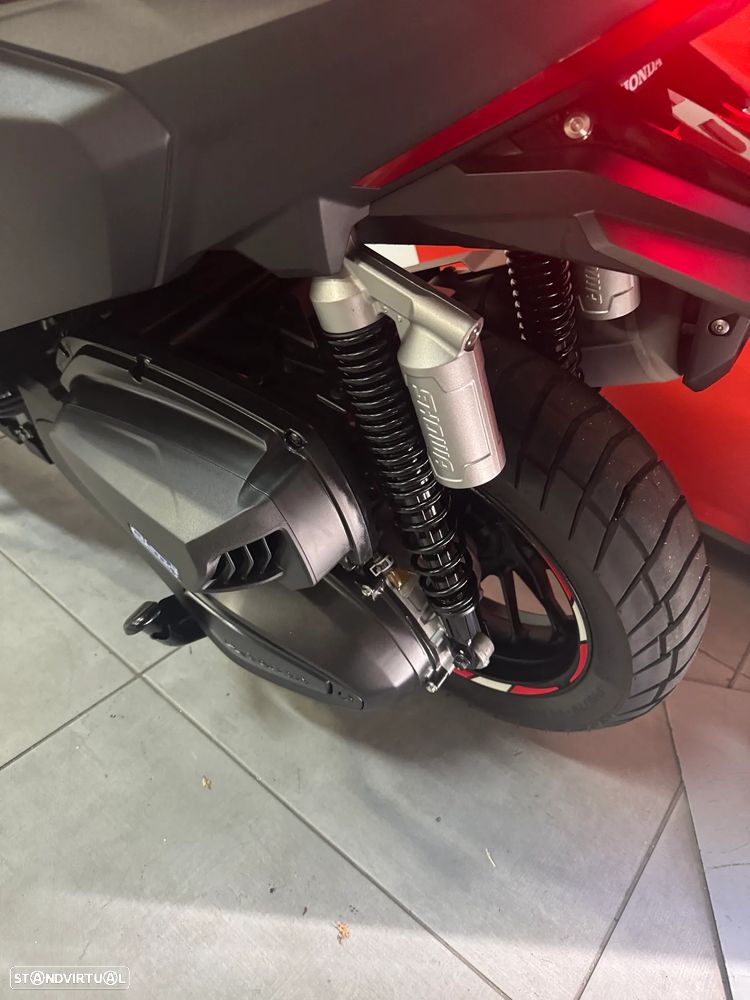Honda ADV 350 - 9
