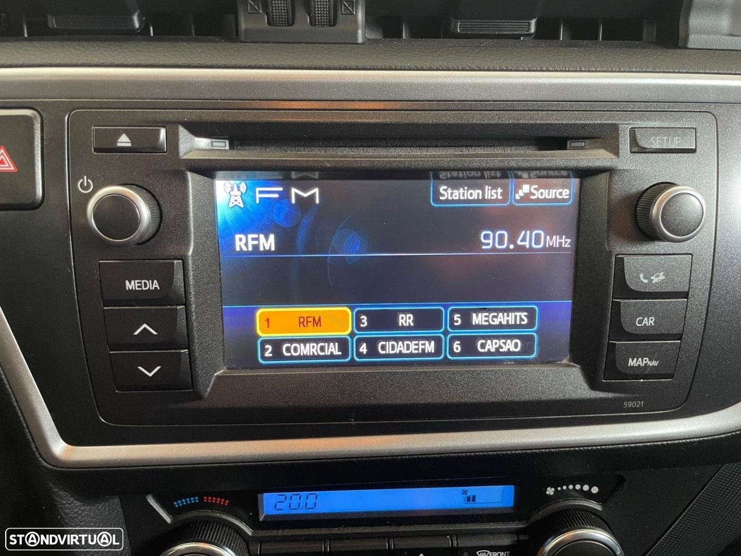 Toyota Auris 1.4 D-4D Exclusive+P.Sport - 30