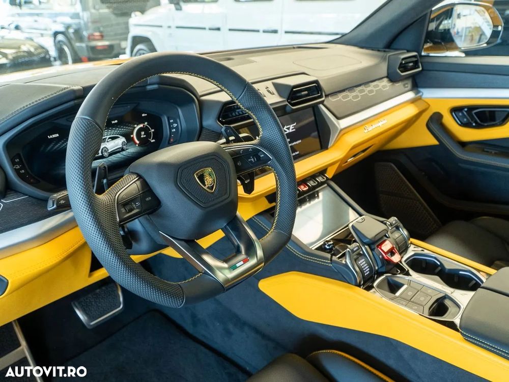 Lamborghini URUS - 10