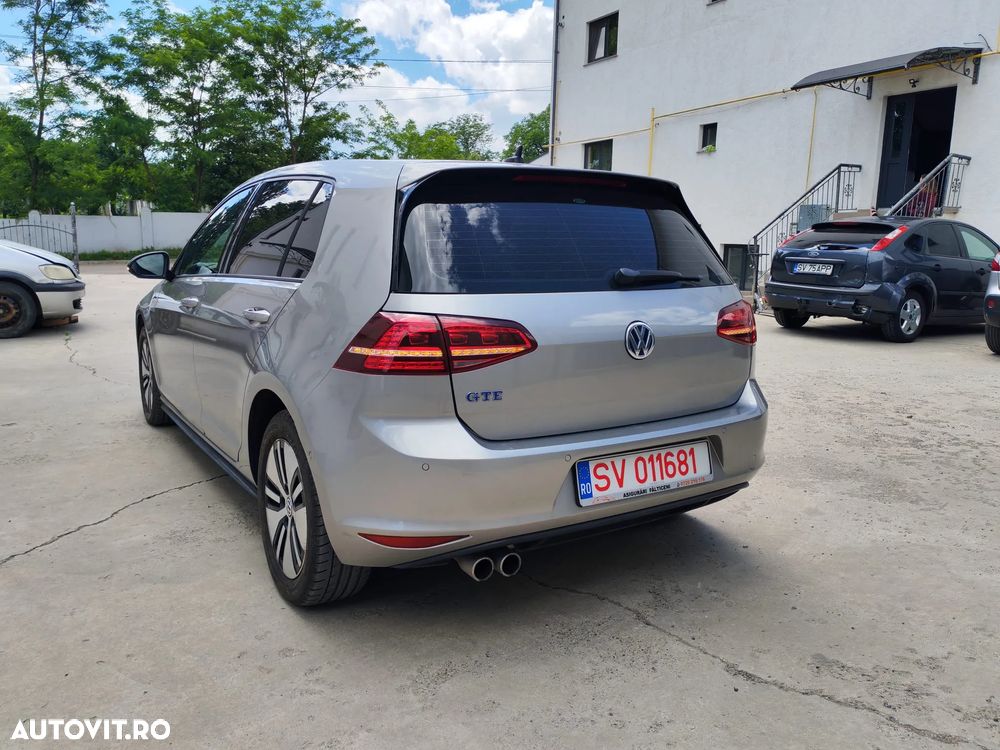 Volkswagen Golf - 4