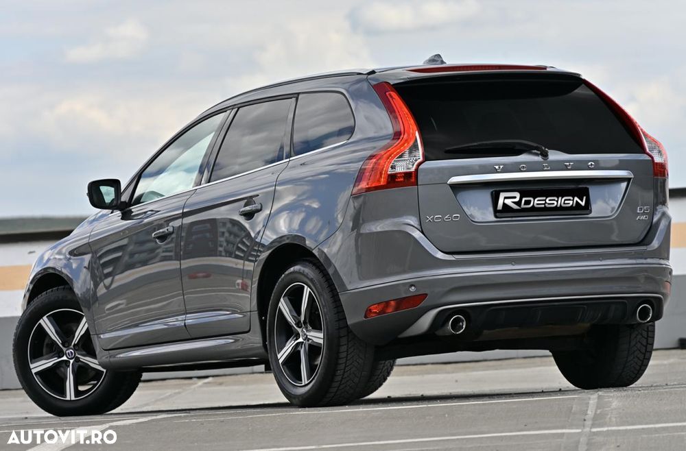 Volvo XC 60 D5 AWD Geartronic Momentum - 4