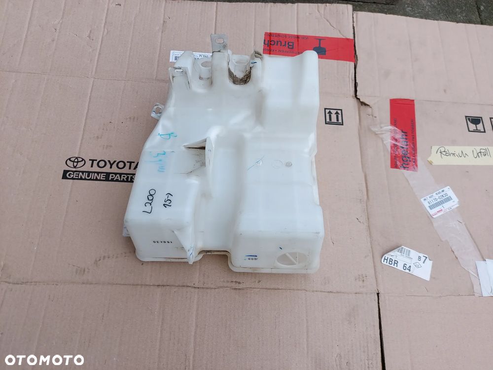 Mitsubishi L200 15-18 Zbiornik Spryskiwaczy Oryginał - 3