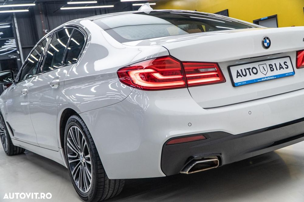 BMW Seria 5 530e iPerformance Aut. Sport Line - 36