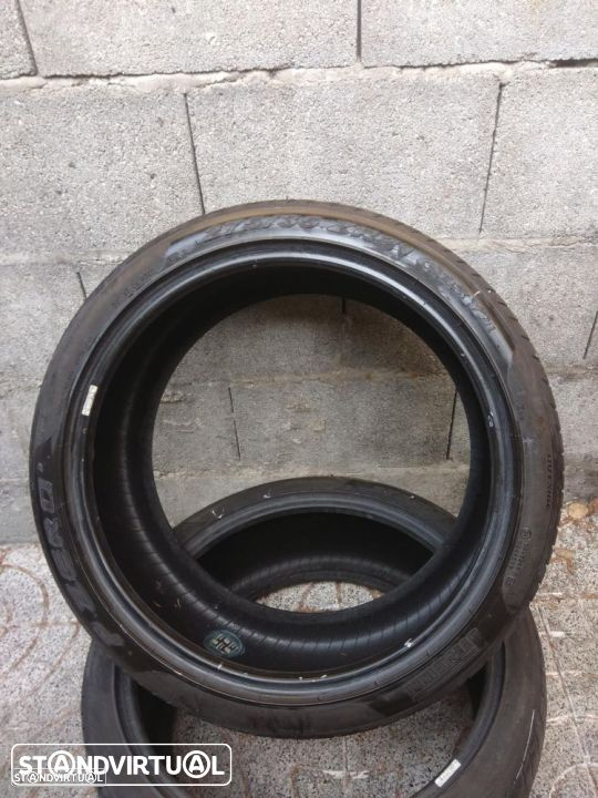 Ref 004 // 2 pneus 275/35/21´ Pirelli Pzero 103Y com 70% piso - 2