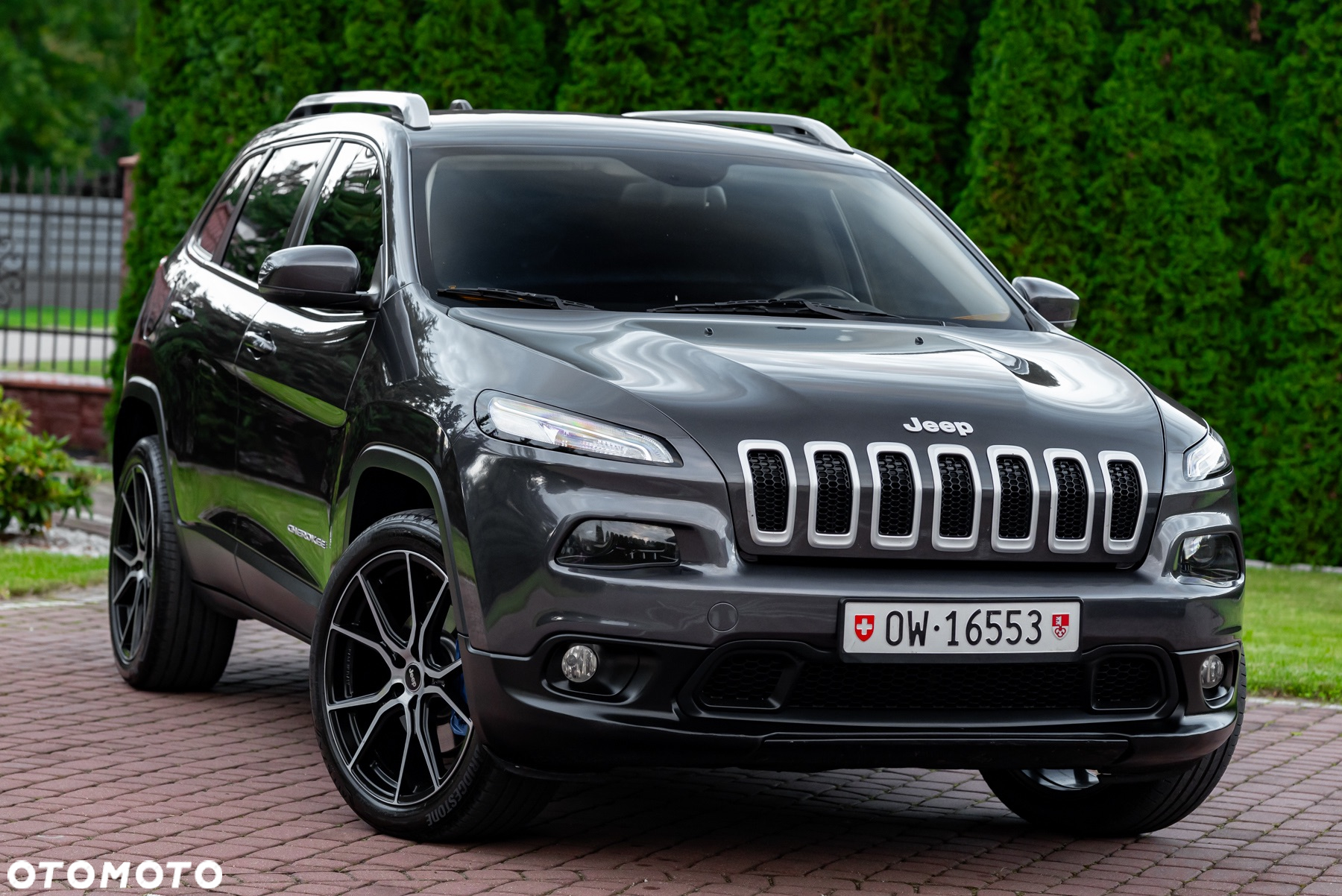 Jeep Cherokee - 4
