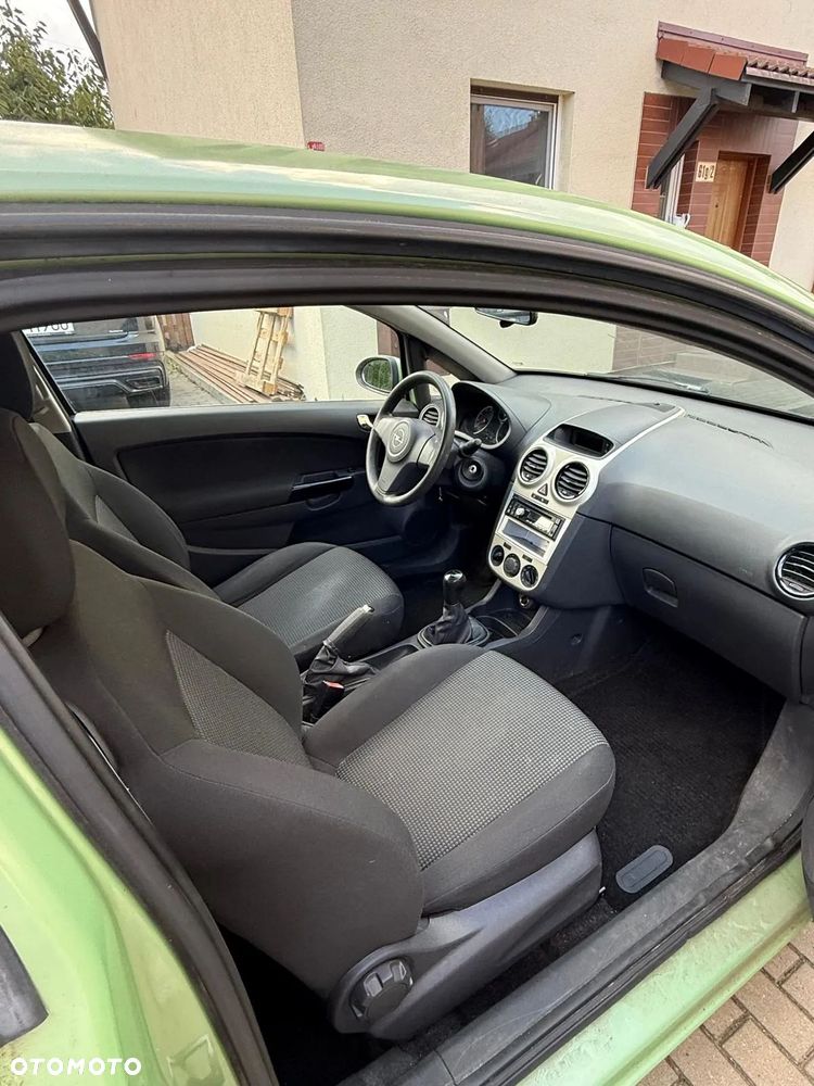 Opel Corsa 1.2 16V Cosmo - 11