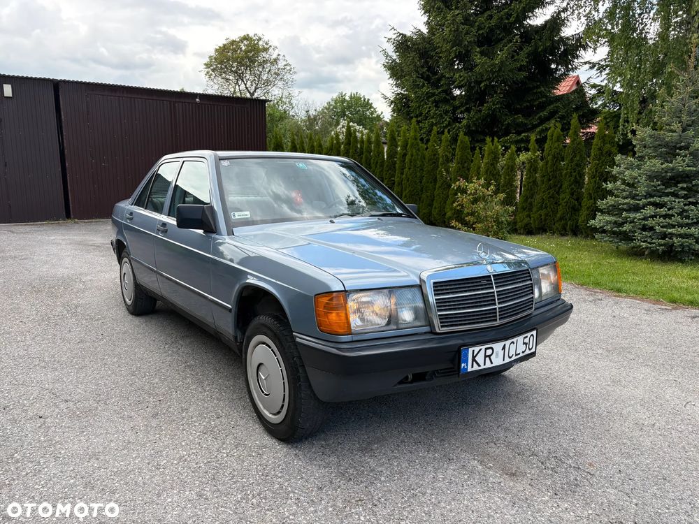 Mercedes-Benz W201 (190) - 1