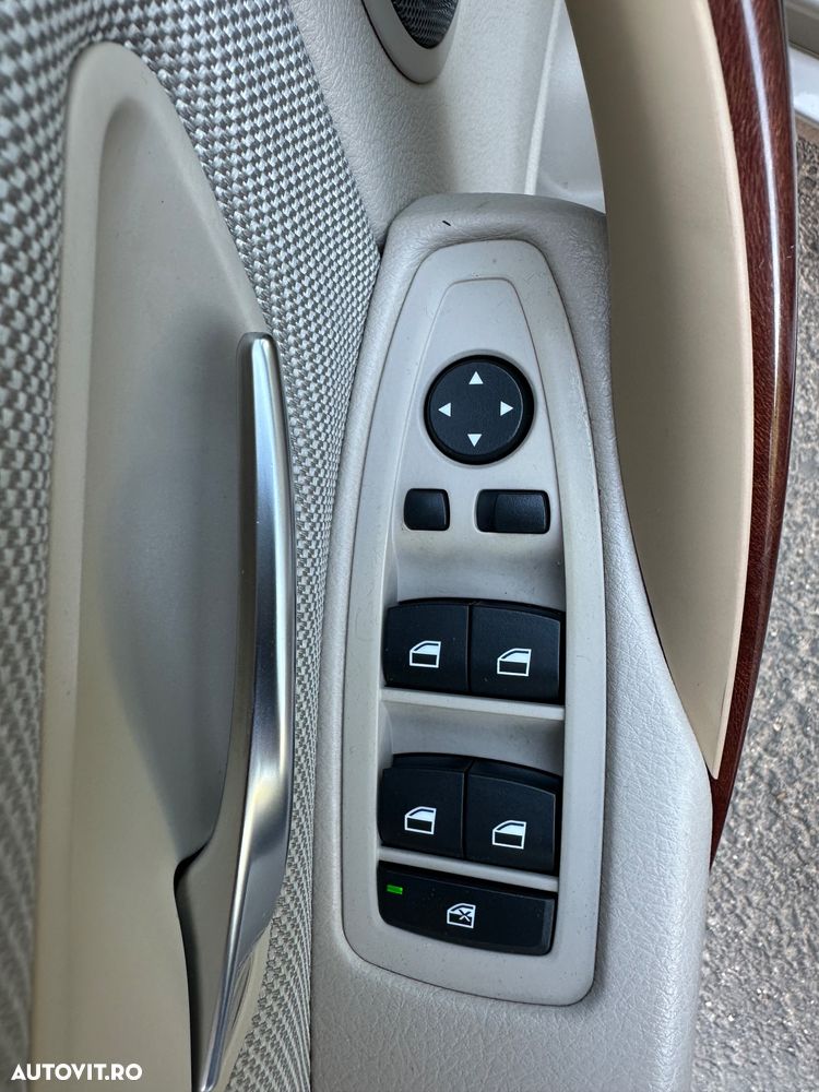 BMW Seria 3 320d Aut. Modern Line - 26