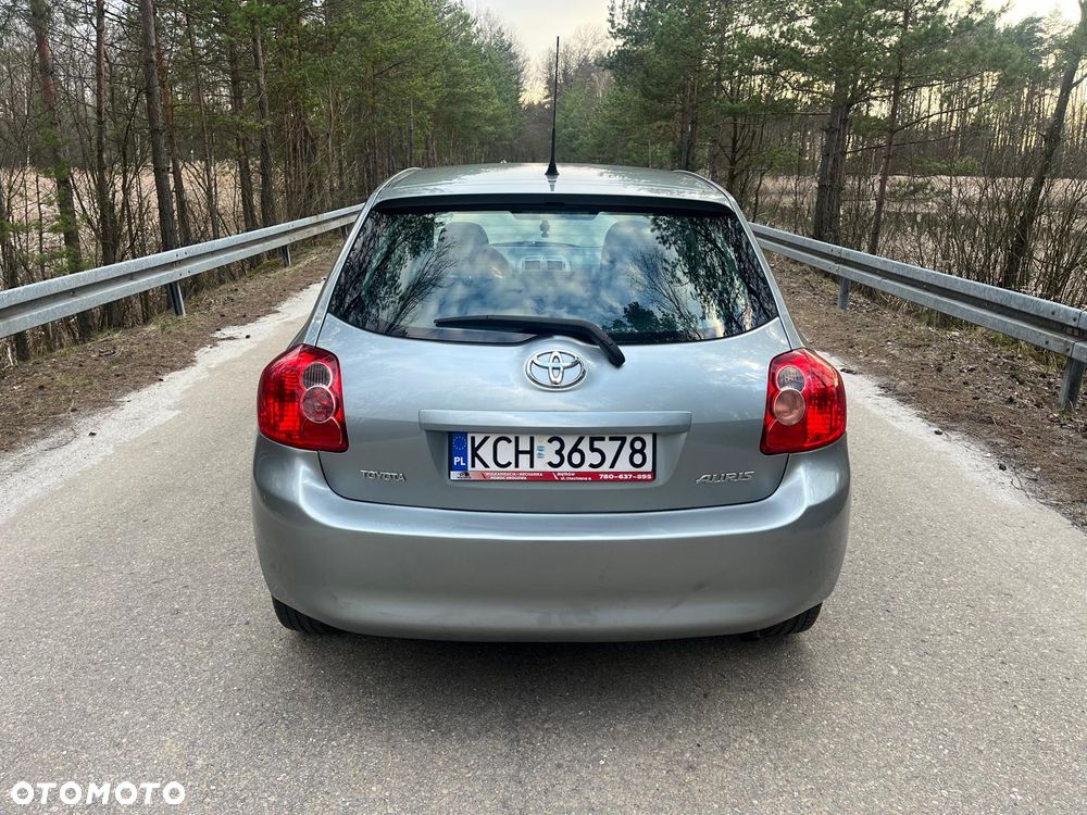 Toyota Auris 1.6 Executive - 5