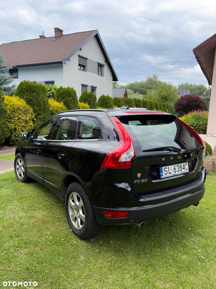 Volvo XC 60 D5 AWD Momentum - 2