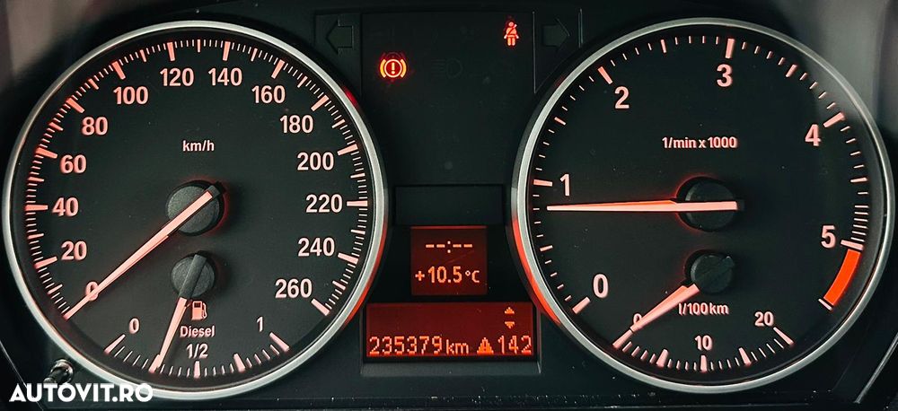 BMW Seria 3 318d Sport Line - 28