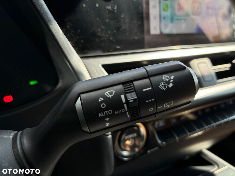 Lexus UX 250h GPF Business 2WD - 31