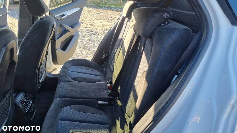 BMW X2 sDrive18i Advantage Plus - 28