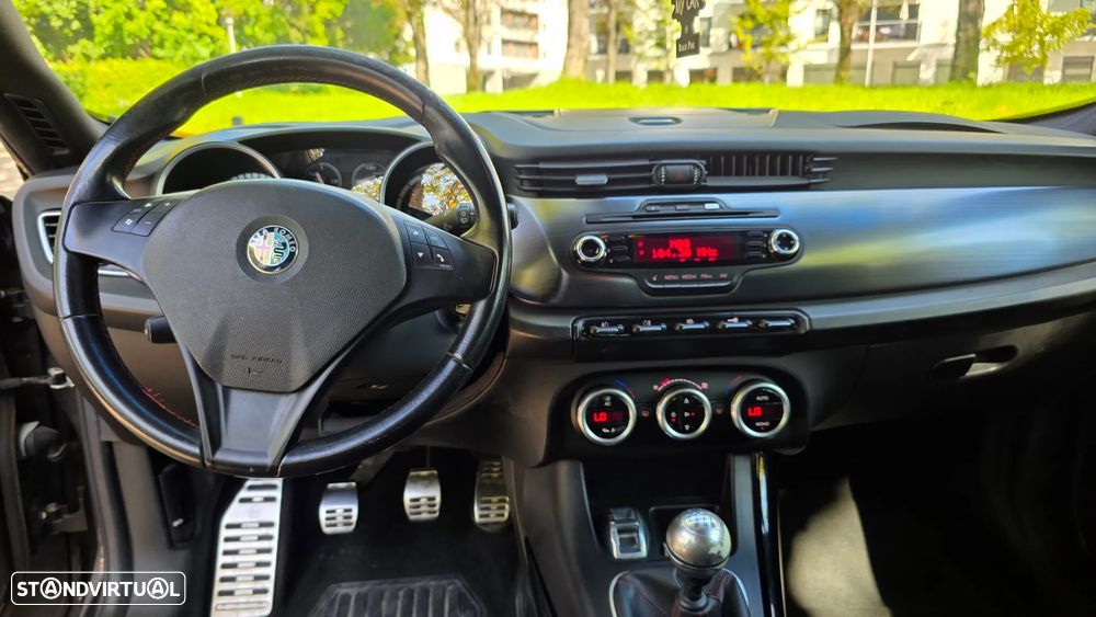 Alfa Romeo Giulietta 1.6 JTDm Distinctive - 8